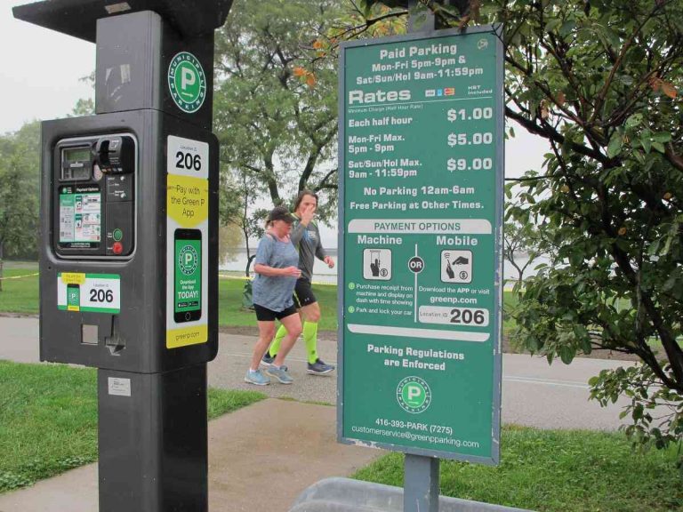 'Cashless' parking meters now up and running in Fairfax County, Va.